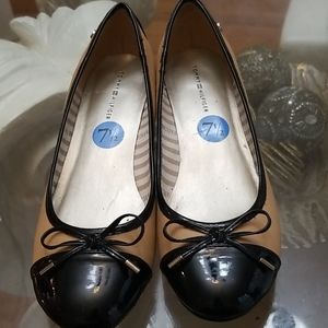 Tommy Hilfiger flats